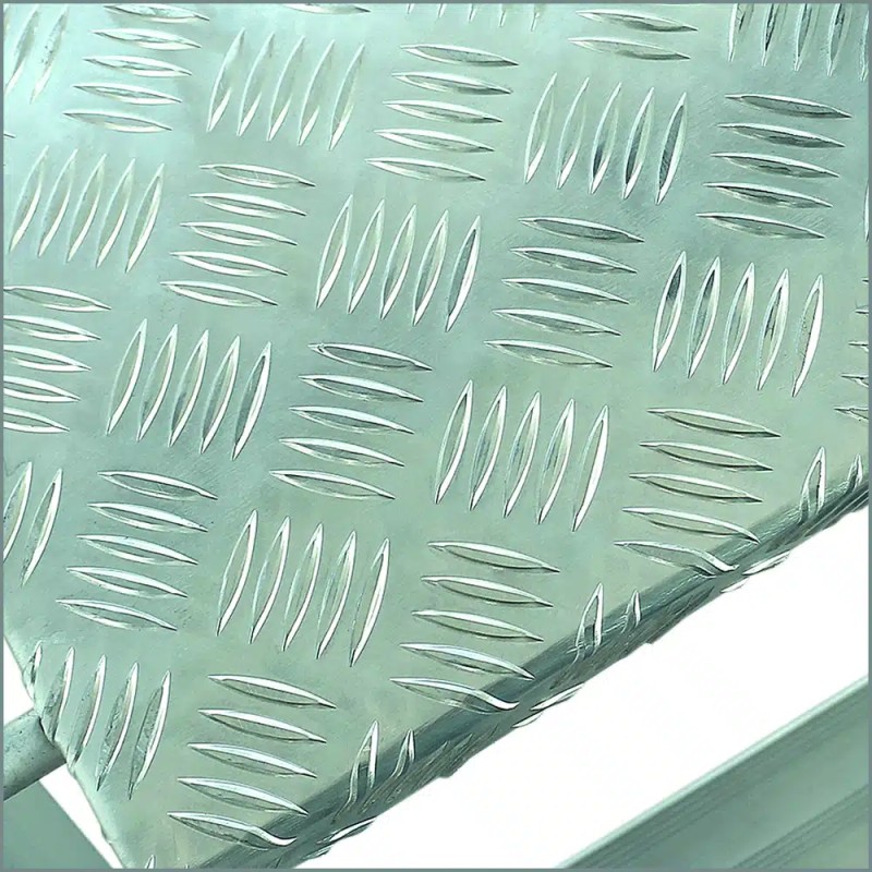 Escada de alumínio 3+1 degraus