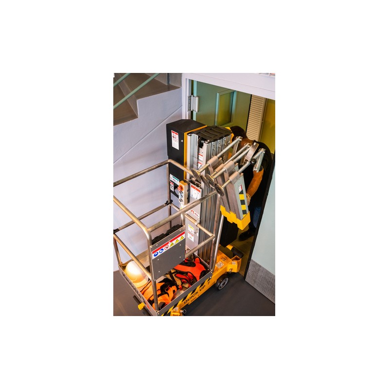 Plataforma elevadora de empuje  manual y elevación eléctrica