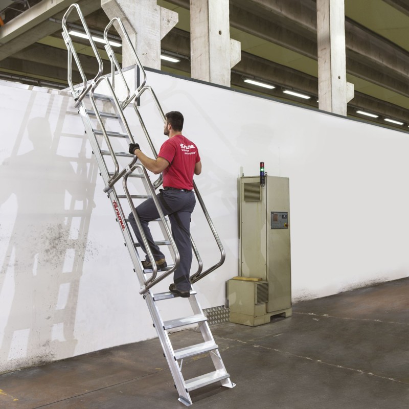 Escalera de aluminio fija para entreplantas y altillos 60º FARAONE SG60