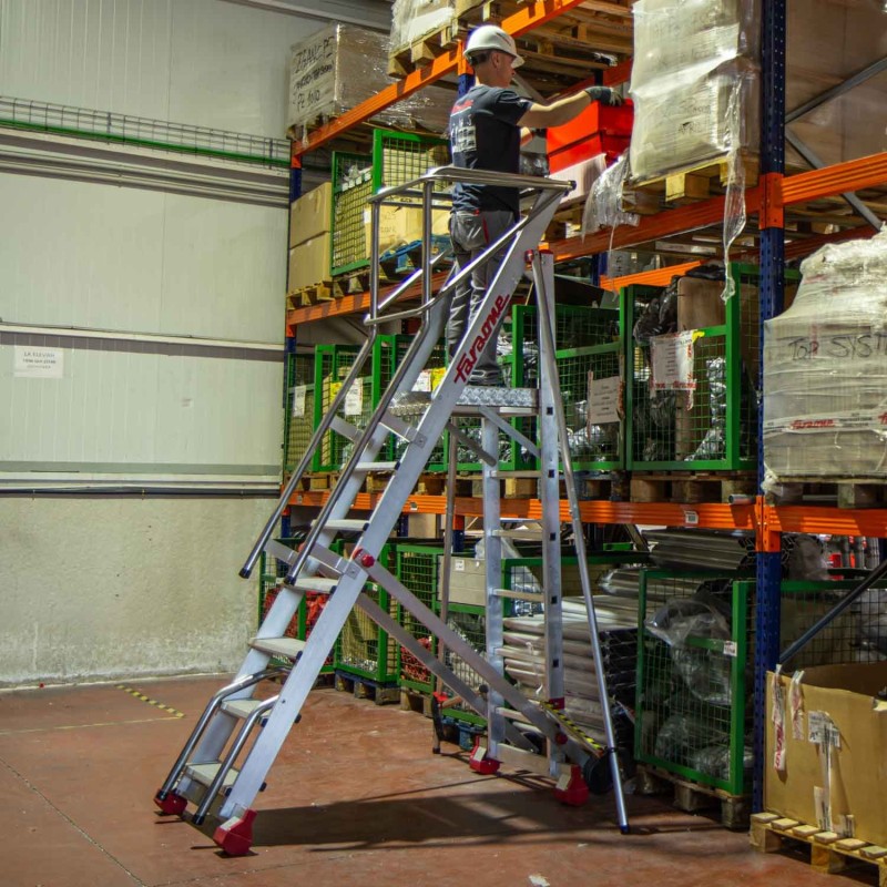 Escalera aluminio de almacén uso intensivo 6 peldaños SMT150