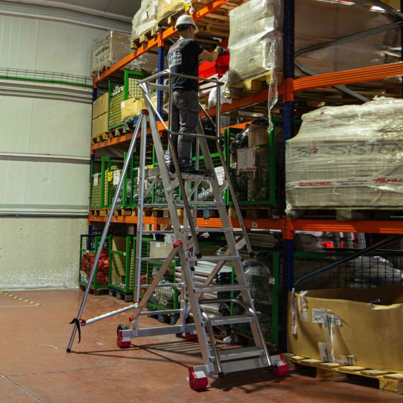 Escalera aluminio de almacén uso intensivo 6 peldaños SMT150