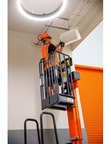 Plataforma elevatória para pessoal NANO 30 CS, com acionamento manual e elétrico
