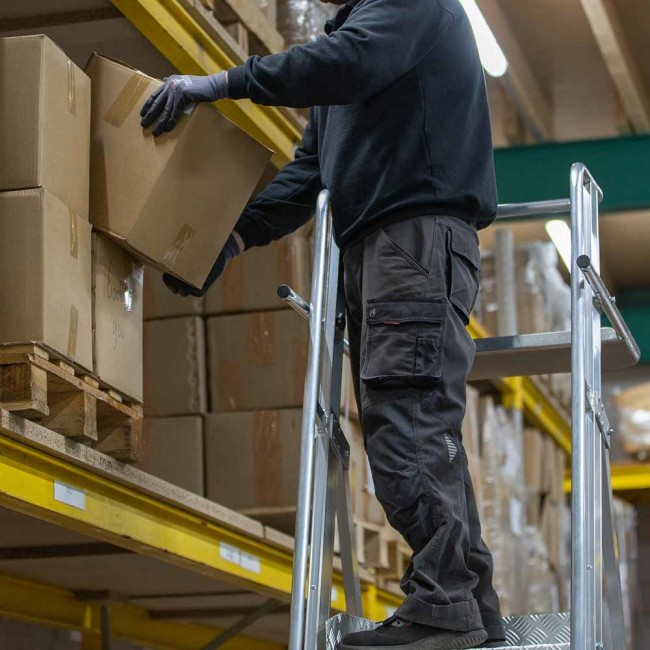 Escalera móvil de almacén 'Easy' 1x4 peldaños certificada con 5 años de garantía
