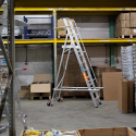 Escalera móvil de almacén 'Easy' 1x4 peldaños certificada con 5 años de garantía