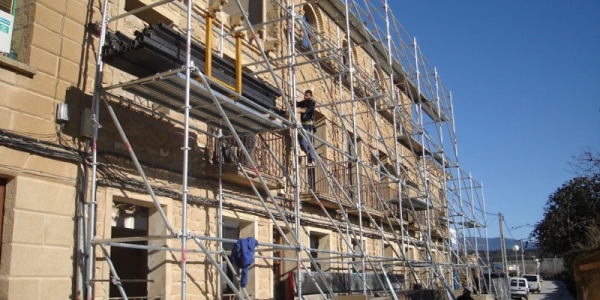 Proyectos especiales: soluciones de andamios profesionales para obras complejas 